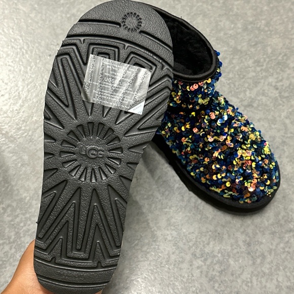 UGG Classic Mini Sequin In Medallion Blue size women’s 6 new without box - Picture 5 of 12